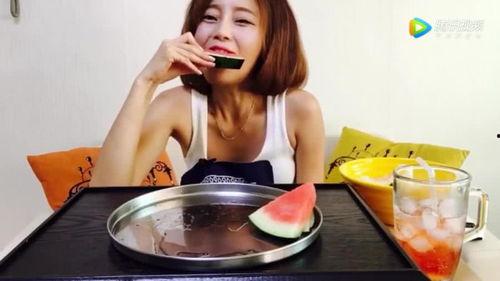 韩国大姐吃瓜,一场意外的美食探险