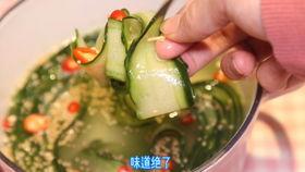 女孩吃内脏瓜,女孩的“内脏瓜”美食之旅