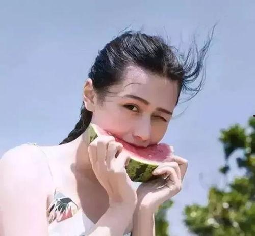 德文吃瓜头像女生,揭秘“吃瓜头像女生”的独特魅力