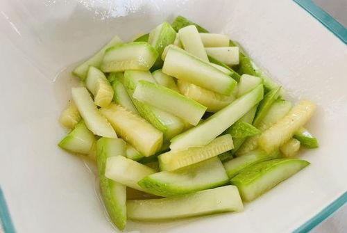 瓜条怎么吃,解锁夏日清新美味新境界