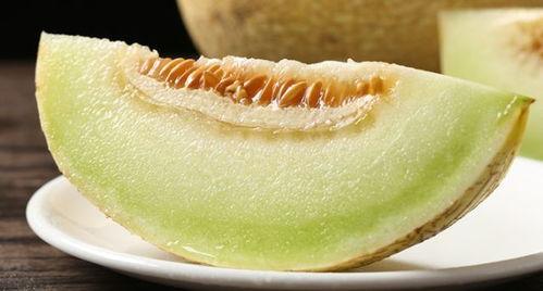 小夭吃蜜瓜,甜蜜时光的美好回忆